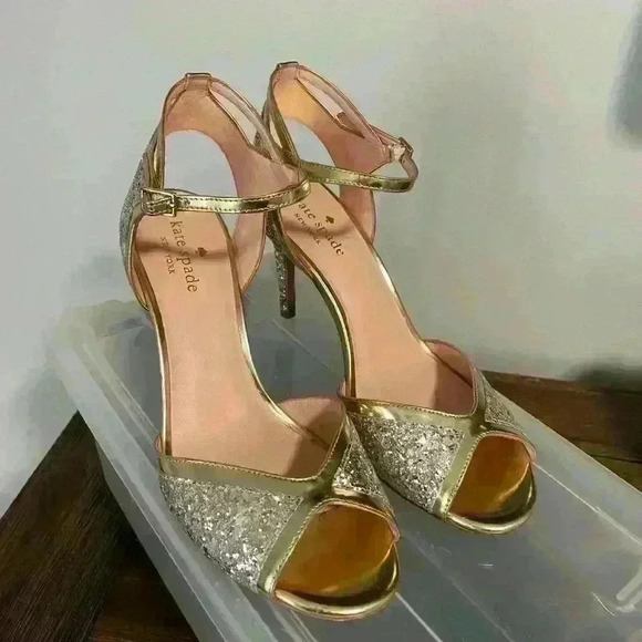 Kate Spade ♠️ Women's Oak Heeled Sandal Glittered Silver/Gold - Picture 2 of 5